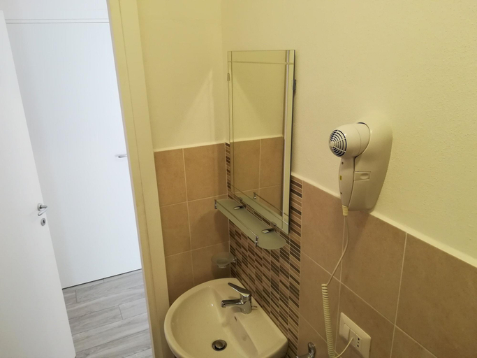 Bathroom 4, Leolù Guesthouse and breakfast, Sassari
