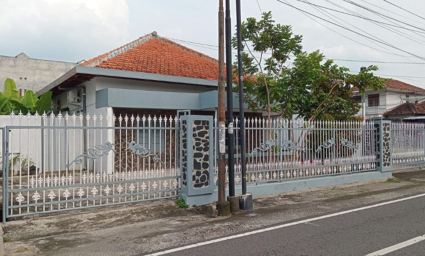 Exterior & Views