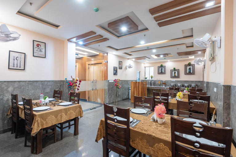 Food & Drinks 5, royal inn igi airport, West