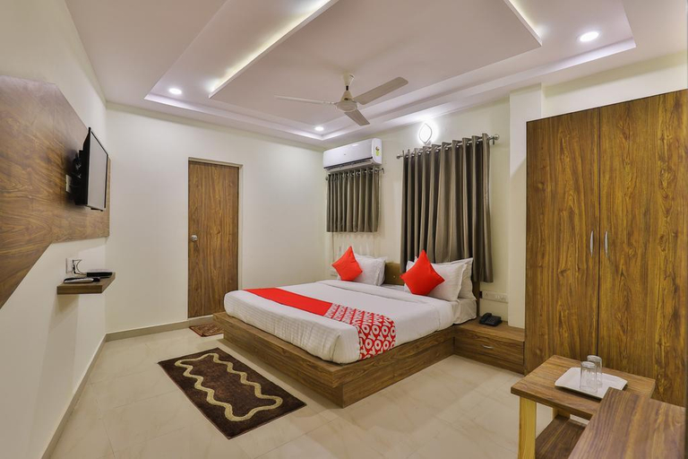 Bedroom 2, Hotel the S.G., Ahmadabad