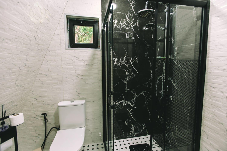 Bathroom 3, Cottage lima, Tskaltubo