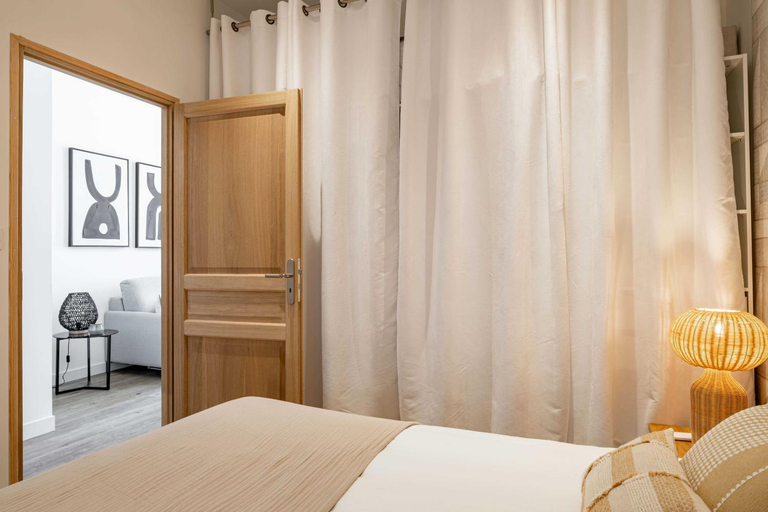 Bedroom 1, Beautiful renovated residence near Croisette, Alpes-Maritimes