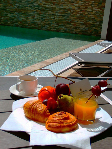 Food & Drinks, Tulip Inn Sainte Clotilde La Reunion, Saint-Denis