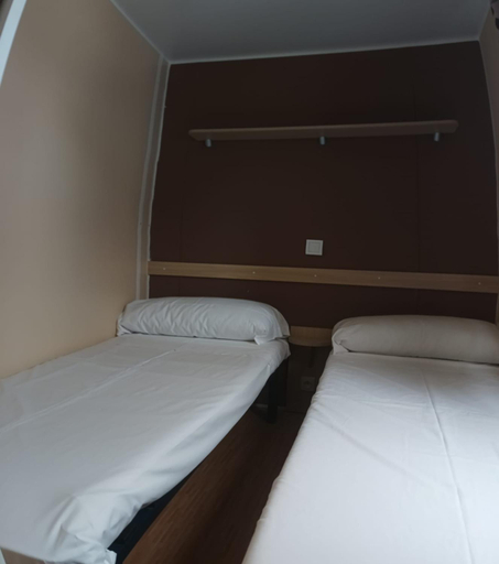 Bedroom 3, Camping Playa de Ris, Cantabria