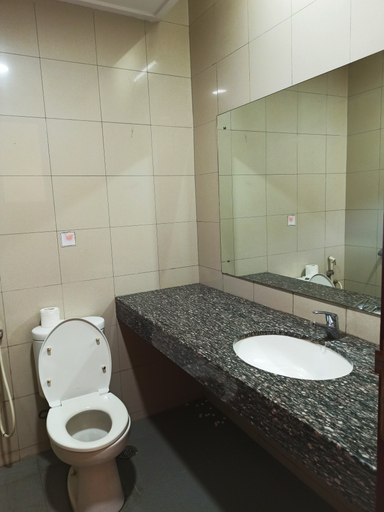 Bathroom 8
