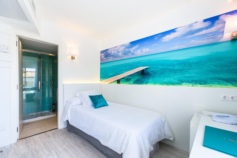 Bedroom 3, Plaza Santa Ponsa Boutique - Adults Only., Baleares