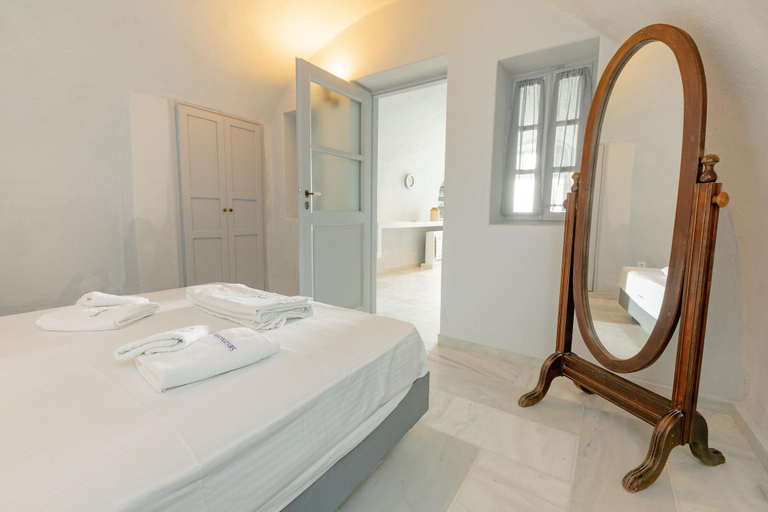 Bedroom 4, Anemos Fira Caldera View, South Aegean