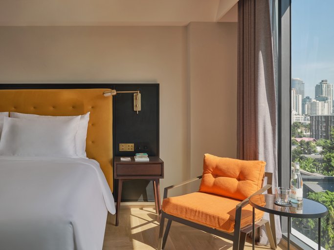 Others 3, Public House Hotel, Wattana