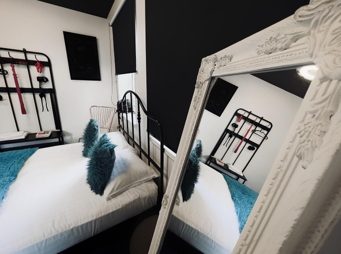 Bedroom 2, Very Bad Hootel, Kauno