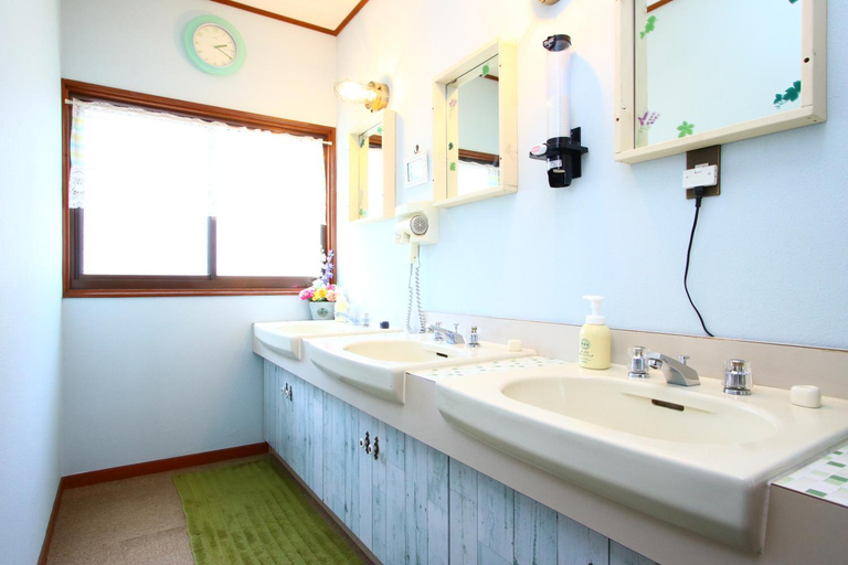 Bathroom 4, Pension Ivy, Yamanakako