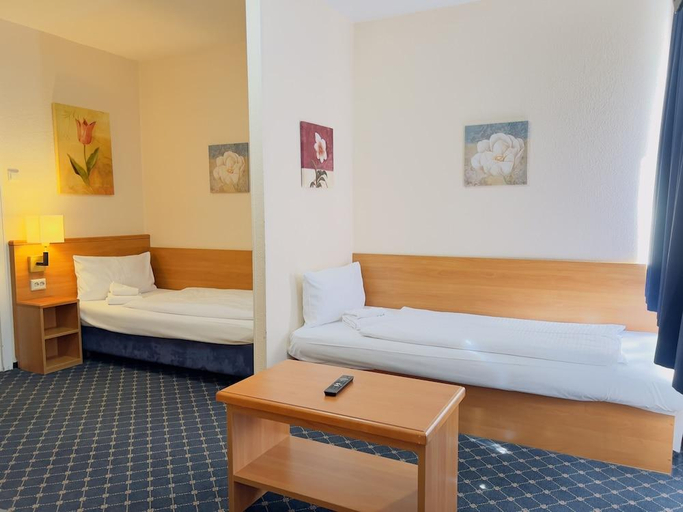 Bedroom 3, Elbbrucken Hotel, Hamburg