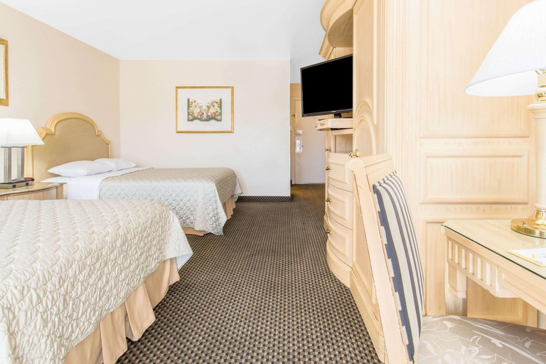 Bedroom 3, Days Inn by Wyndham Modesto, Stanislaus