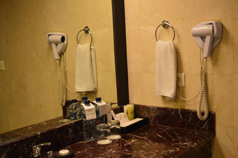 Bathroom 7