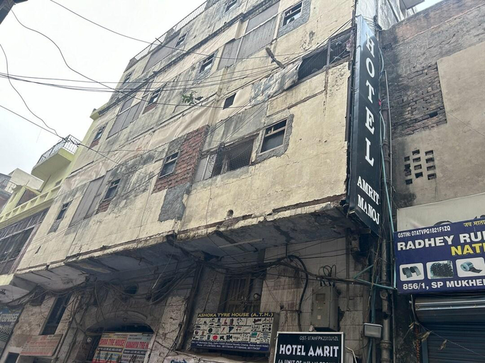 Exterior & Views 2, Hotel Amrit Near Old Delhi Railway Station, West