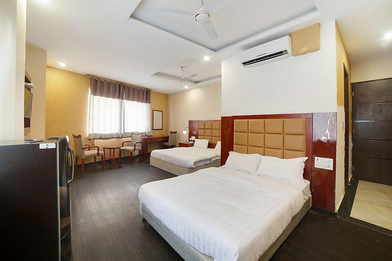 Bedroom 3, Hotel Blue Lagoon, Hardwar