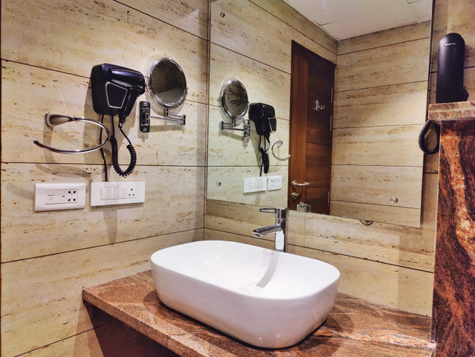 Bathroom 4, Royale Retreat Hotel And Spa Near Mall, Shimla