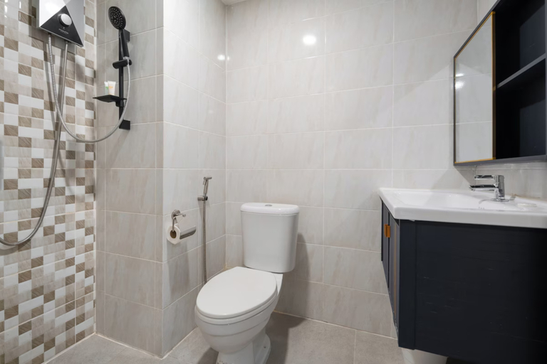 Bathroom 4, iCheck inn Darisa Ngamwongwan, Muang Nonthaburi
