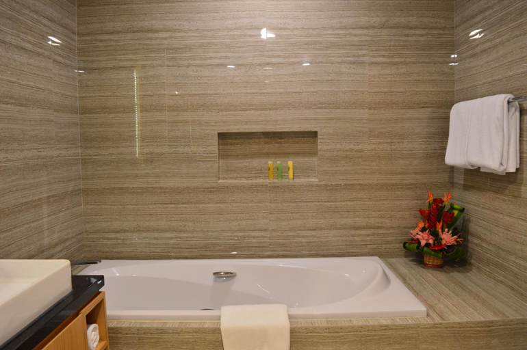 Bathroom 12