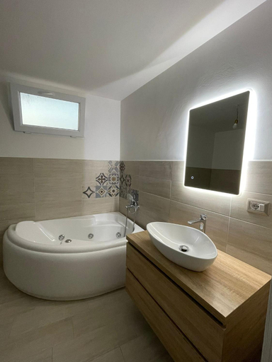 Hot tub, Rame House, Lecce