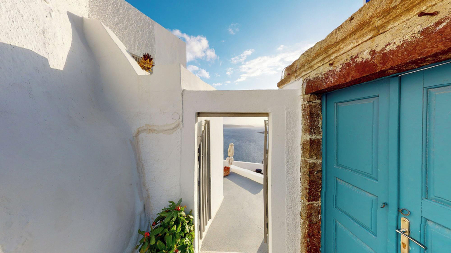 Exterior & Views 2, Anemos Fira Caldera View, South Aegean