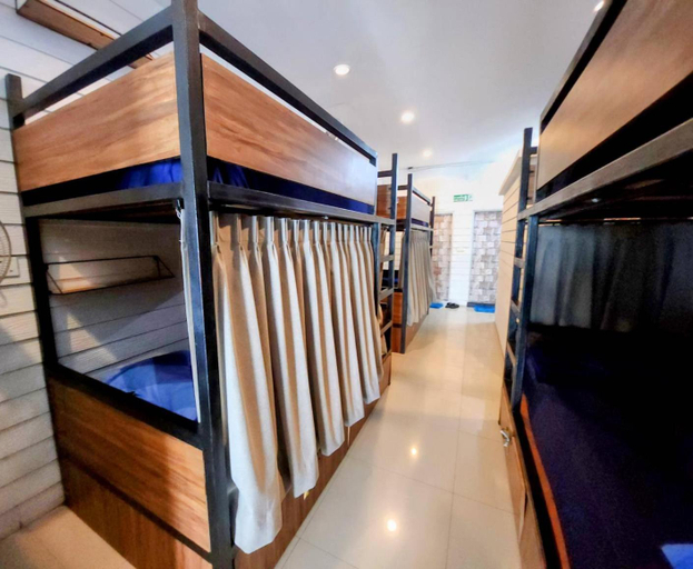 Bedroom 2, Back Home Backpackers, Phra Nakhon