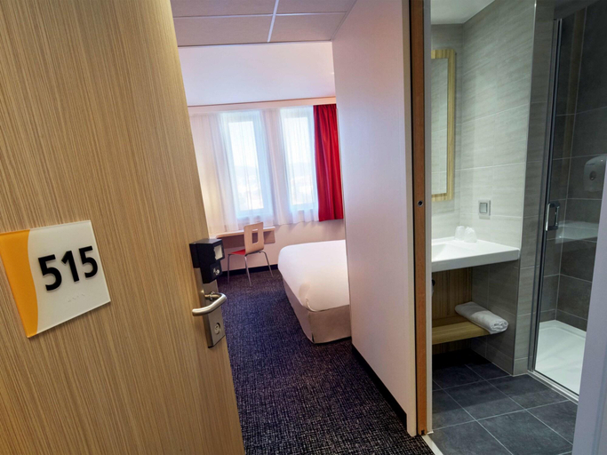 Bathroom 5, Kyriad ECO - Clermont Ferrand Estaing, Puy-de-Dôme