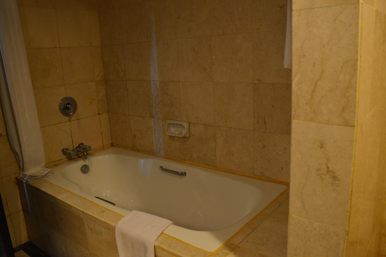Bathroom 7
