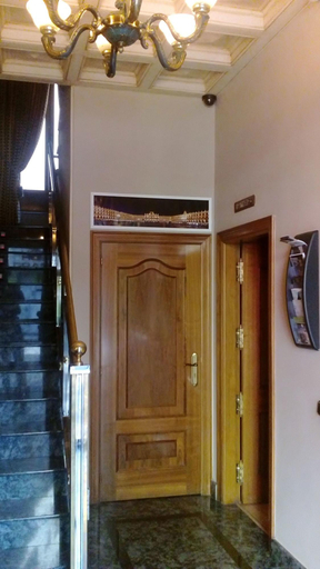 Public Area 2, Hostal Granada, Salamanca