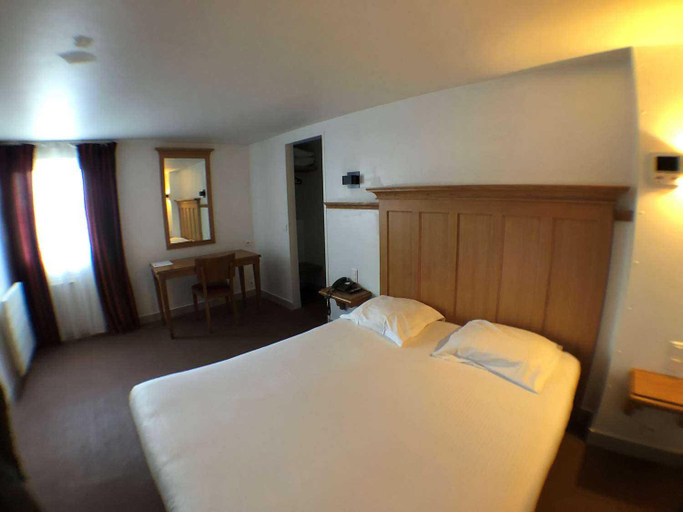 Bedroom 2, KYRIAD CREIL - Chantilly Nord, Oise