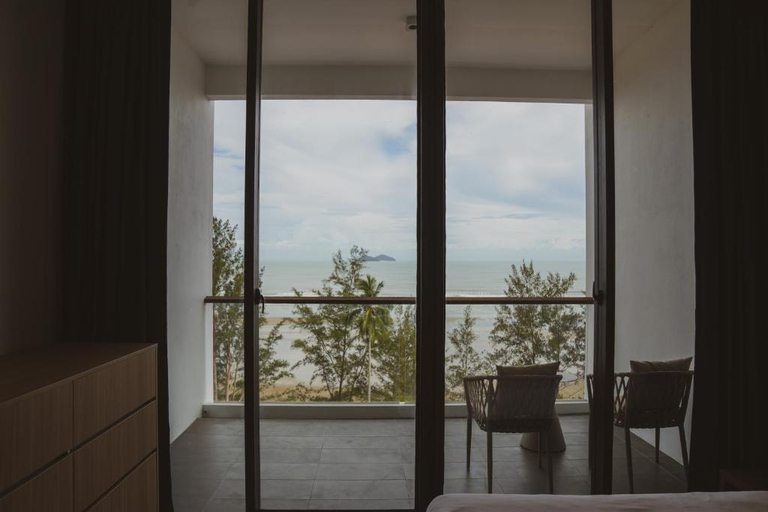 Others 4, Roxy Beach Apartment, Lundu