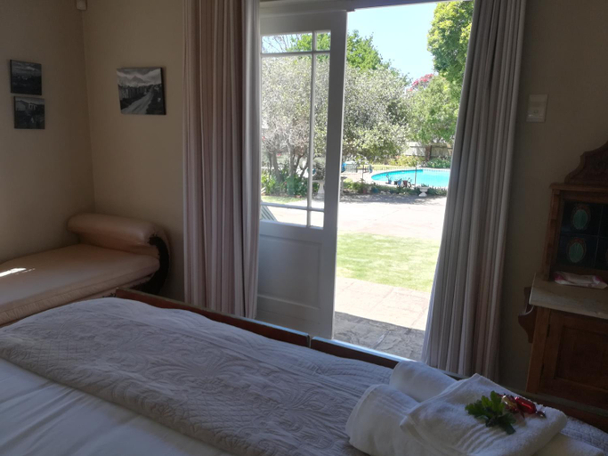 Bedroom 2, AppleBee Guest Cottages, Cacadu