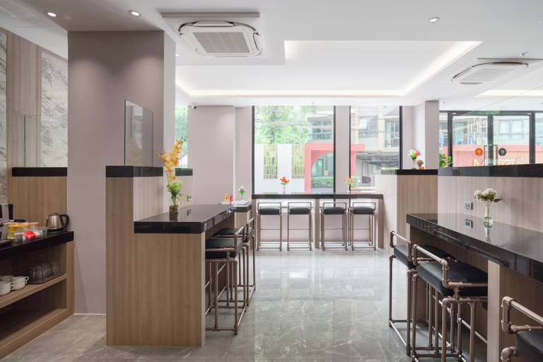 Food & Drinks 5, T2 The Portal Sukhumvit, Wattana