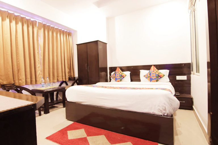 Bedroom, Nancy Paradise Hotel, Hardwar