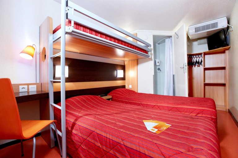 Bedroom 4, Premiere Classe Montpellier Sud - Lattes, Hérault
