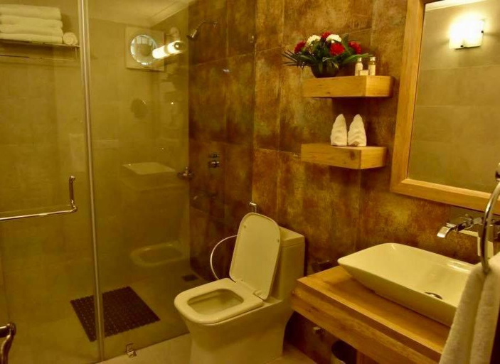 Bathroom 4, The Oaktree House, Shimla