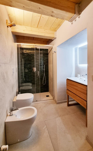 Bathroom, Alpine Chic Retreat, Aosta