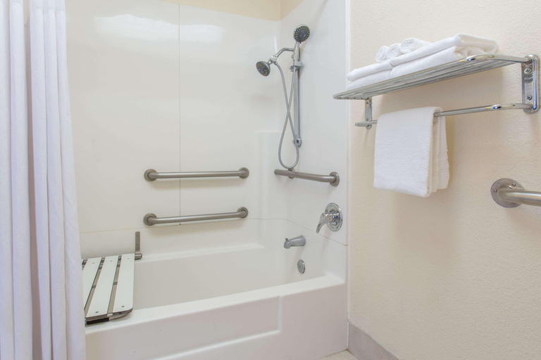 Bathroom 4, Days Inn by Wyndham Modesto, Stanislaus