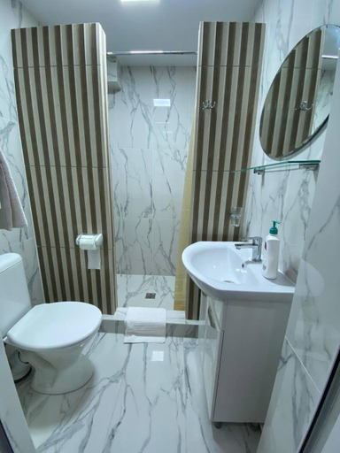Bathroom 3, Villa de Nord, Iampil's'kyi