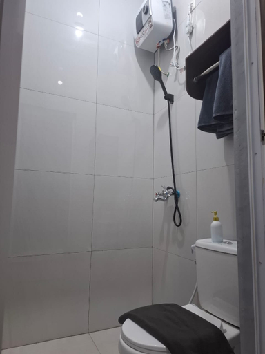 Bathroom 5, Hotel Ruang Tidur, Semarang
