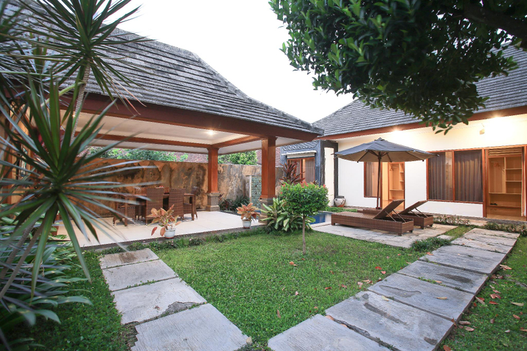 Exterior 10