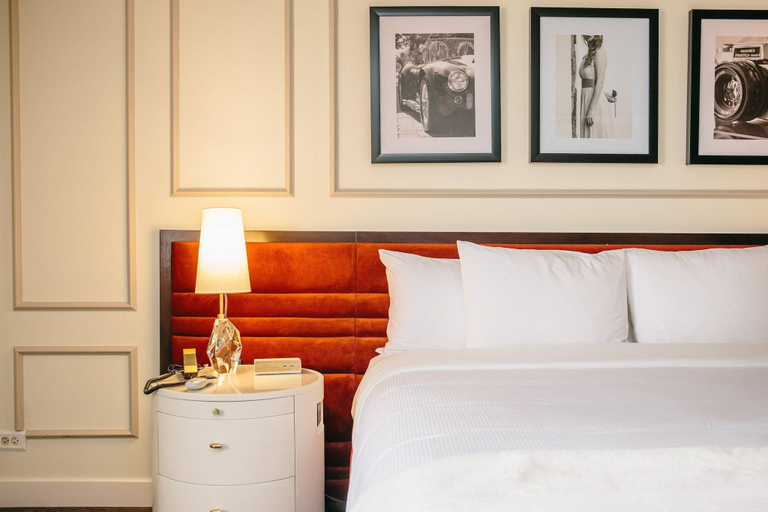 Bedroom 3, The Drake Oak Brook, Autograph Collection, Dupage