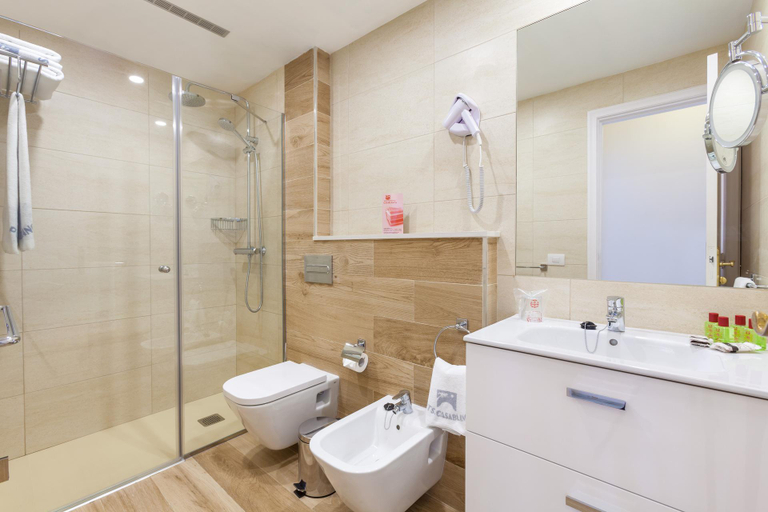 Bathroom, Apartamentos Casablanca, Santa Cruz de Tenerife