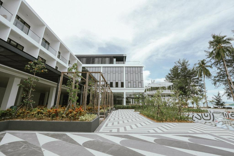 Exterior & Views 1, Roxy Beach Resort, Lundu