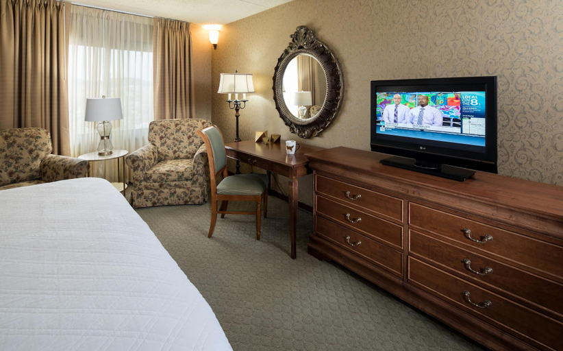 Bedroom 3, Grand Gateway Hotel, Pennington