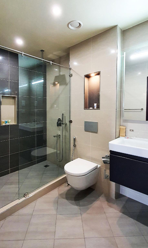Bathroom 5, Aura Suites, Ilala