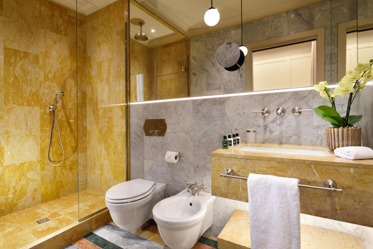 Bathroom 4, Hotel Bonciani, Florence