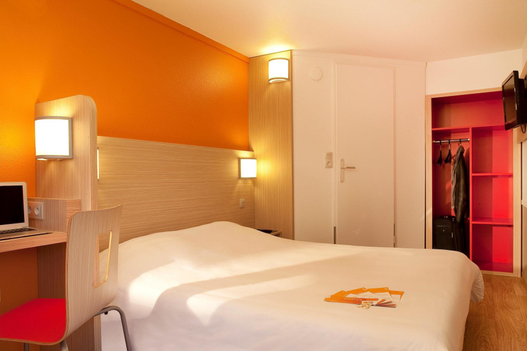 Bedroom 4, Premiere Classe - Montelimar Nord, Drôme