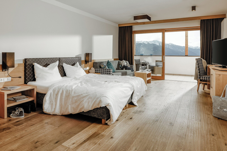 Bedroom 3, Panorama Hotel Huberhof, Bolzano