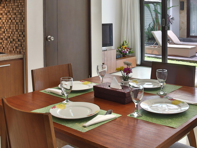 Dining Room 9