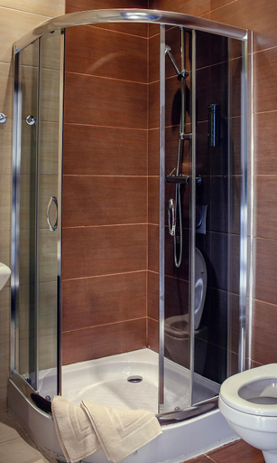 Bathroom 7